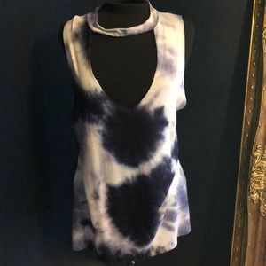 Tie die top. Sz L